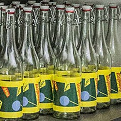 Bouteille en verre eau de Velleminfroy