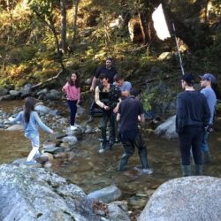 Tournage scène enfants rivière