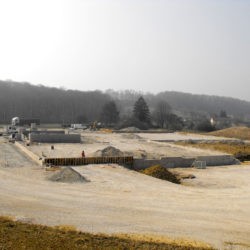 Usine d'embouteillage de Velleminfroy en construction